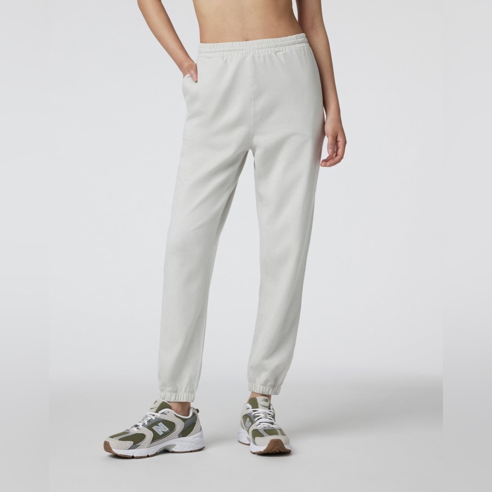 Vuori Boyfriend Joggers - salt heather - size medium